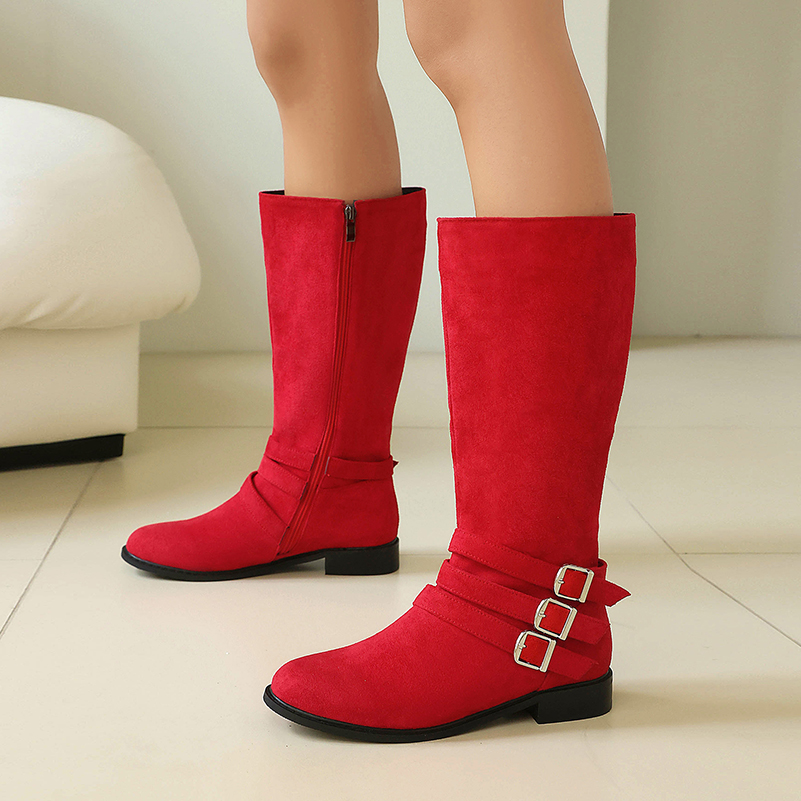 Riding Boot Short - รองเท้าบูทผู้หญิงแบบสูงถึงเข่า ตกแต่งสายรัดสามหัวเข็มขัด หนังกลับ รองเท้าบูทระดับกลางน่อง พร้อมซิป ส้นเตี้ยทรงบล็อก
