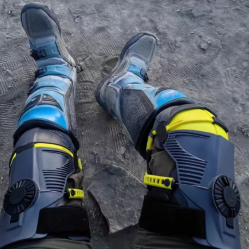 แผ่นรองเข่าแบบกลไกสำหรับรถจักร - Motorcycle Gear Brands บทวิจารณ์และราคา